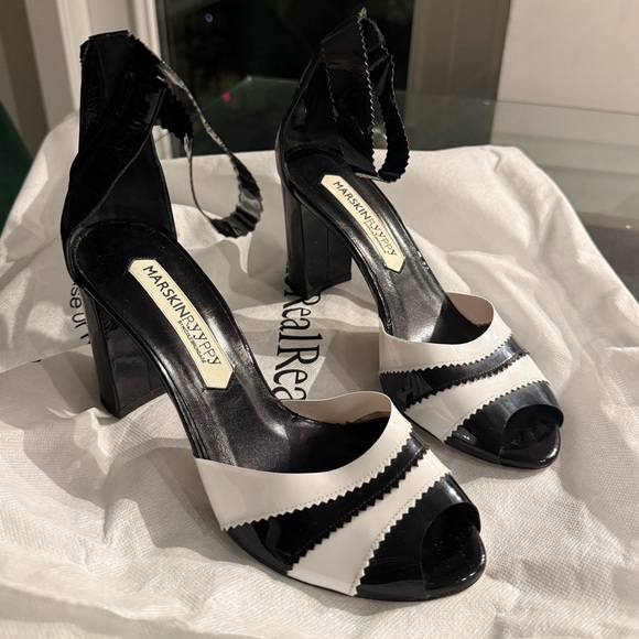 Italian Shoe Black and White Heels - Picture 1 of 4